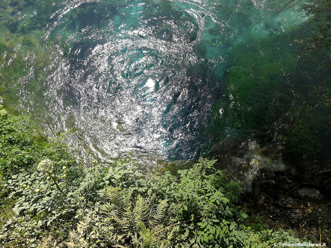Blue Eye, la Natura ha un occhio azzurro: in Albania una sorgente sotterranea origina un fenomeno di grande attrazione