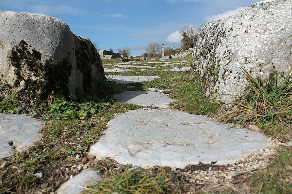 images/stories/archeologia/AlbaFucens01.jpg