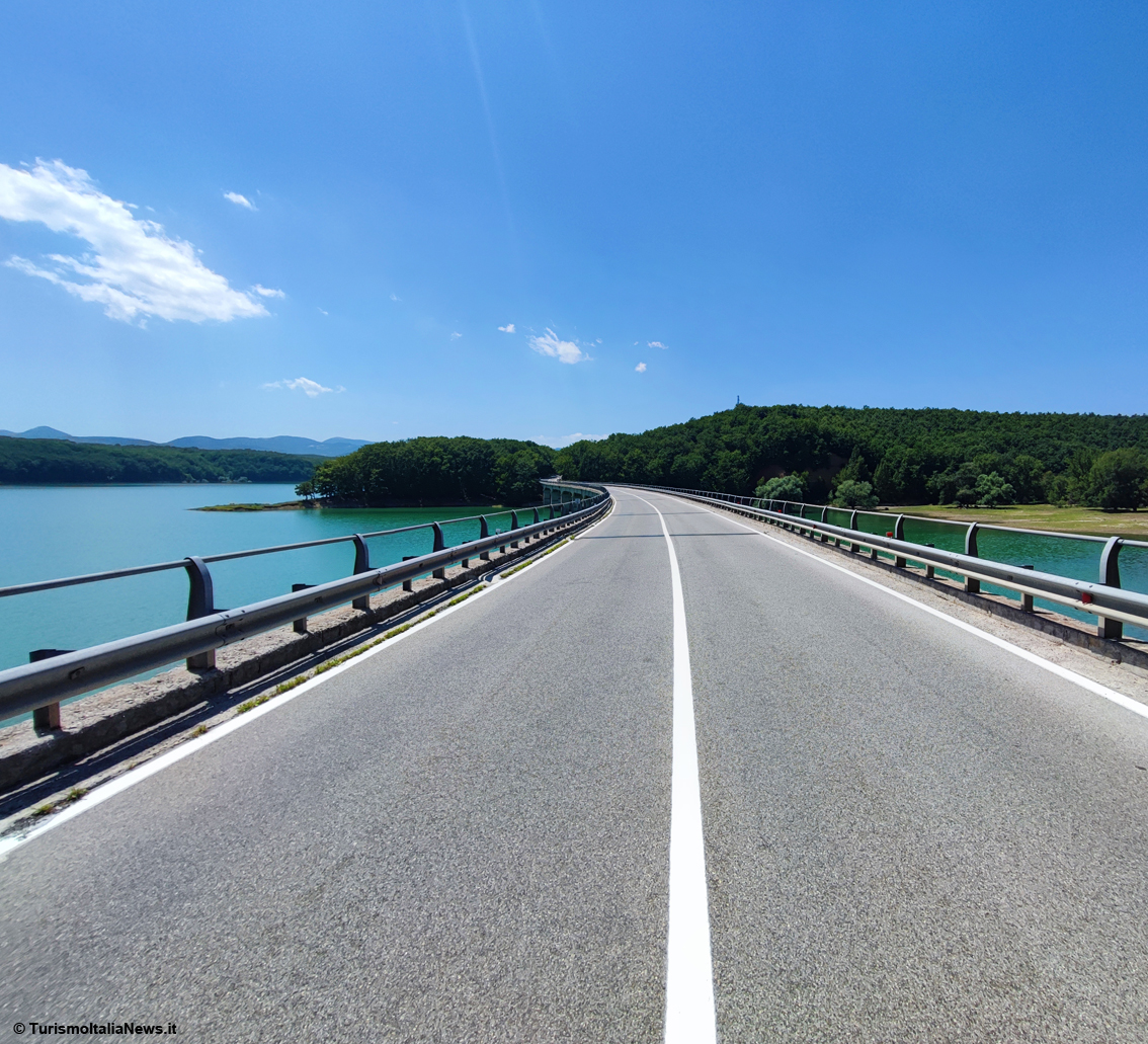 images/stories/basilicata/Lago_del_Pertusillo_01.jpg
