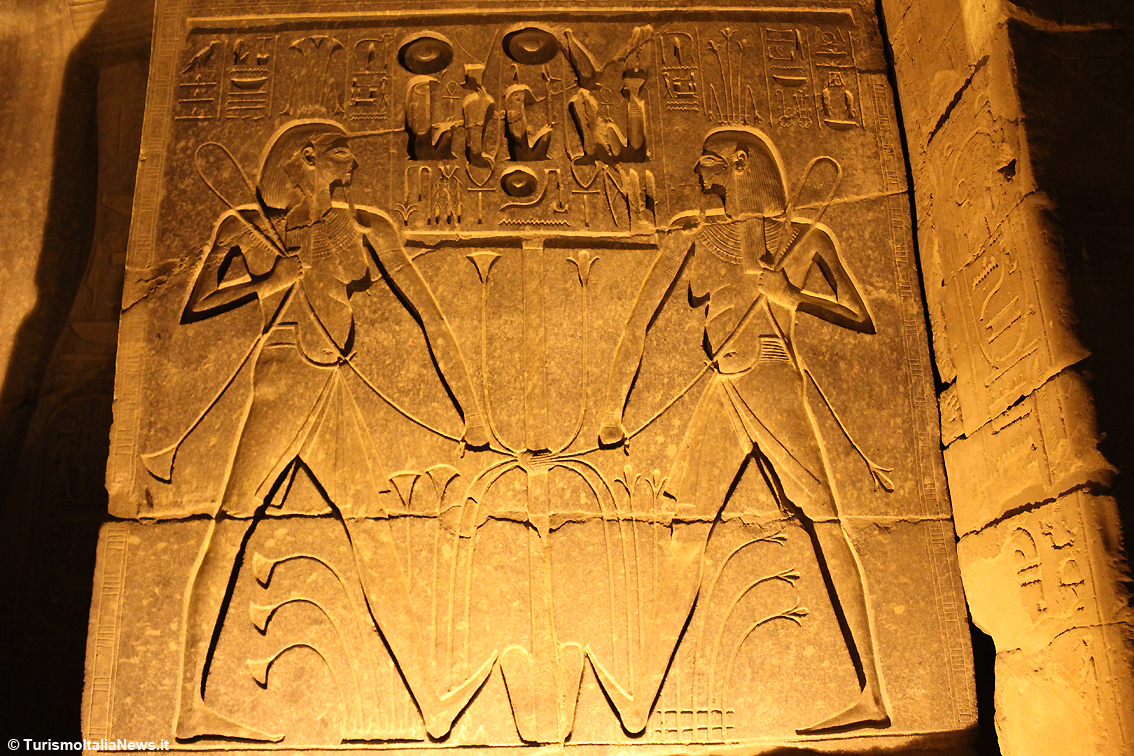 Un itinerario dedicato agli appassionati di storia dell’Antico Egitto: la crociera sul Nilo è un classico del turismo nel Paese dei faraoni