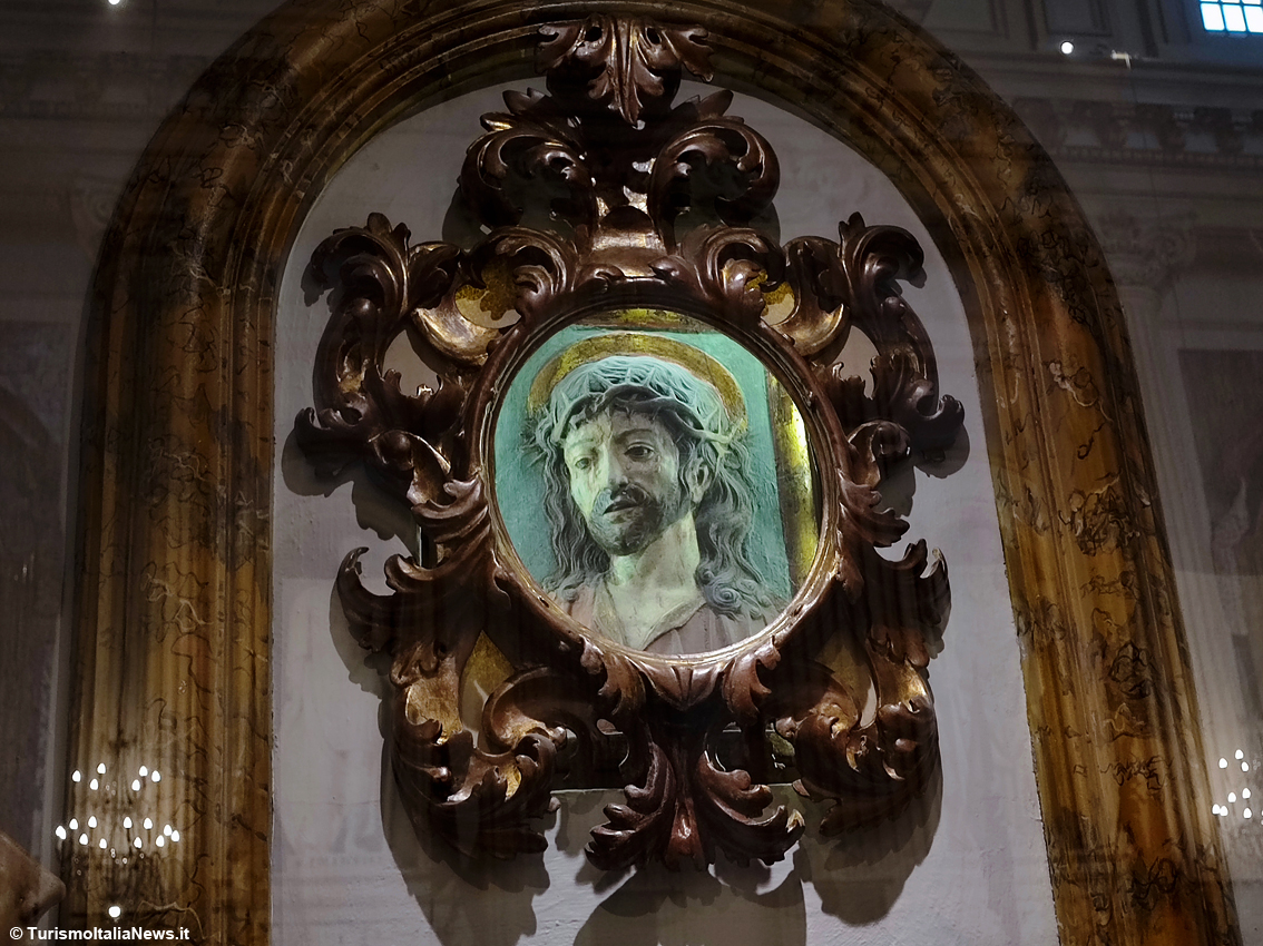 images/stories/foligno/Duomo_EcceHomo_01.jpg