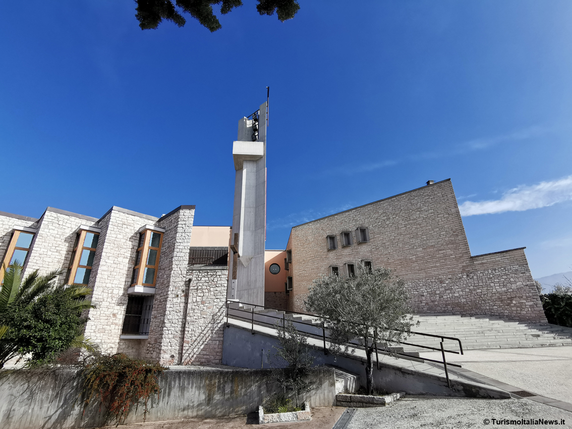 Umbria: Santa Maria di Betlem, quel possente monastero sulla collina olivata è un presidio di accoglienza che richiama tempi lontani