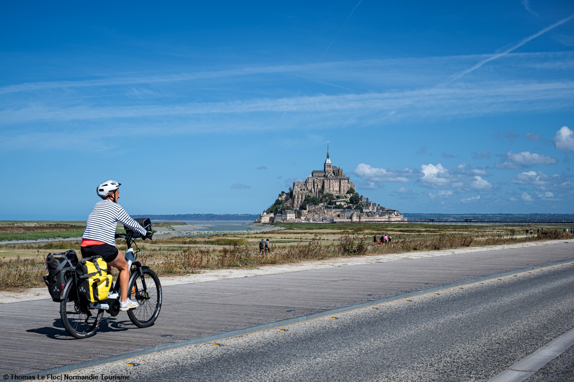 Francia, con le due ruote lungo la VéloWestNormandy sulle tracce di Vélocio, l’inventore del cicloturismo