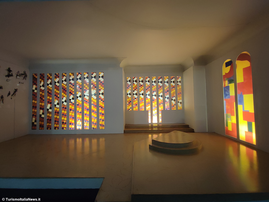 Il capolavoro di Matisse nella Chapelle du Rosaire a Vence: l’arte senza tempo dell’artista visionario francese