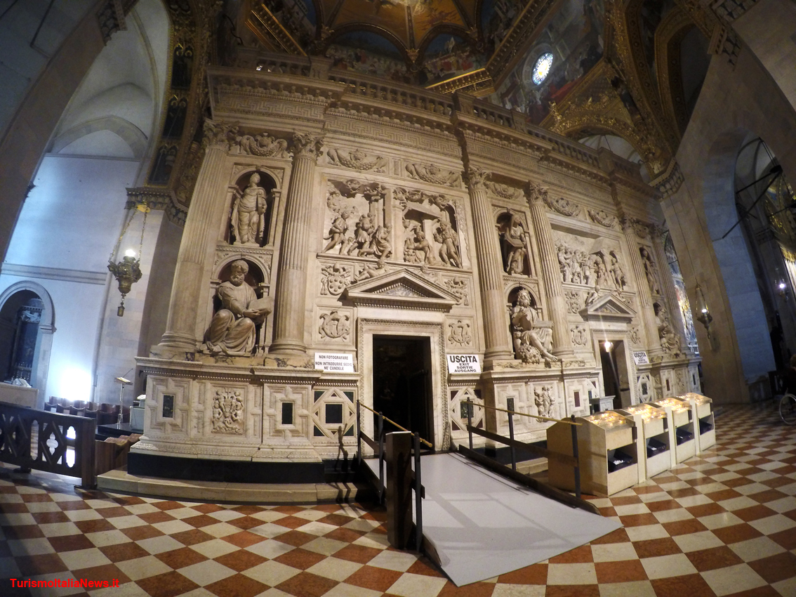 A Loreto con i Crociati: la Santa Casa “volata” qui da Nazareth si ritrova sulle monete auree del Vaticano, arte su arte