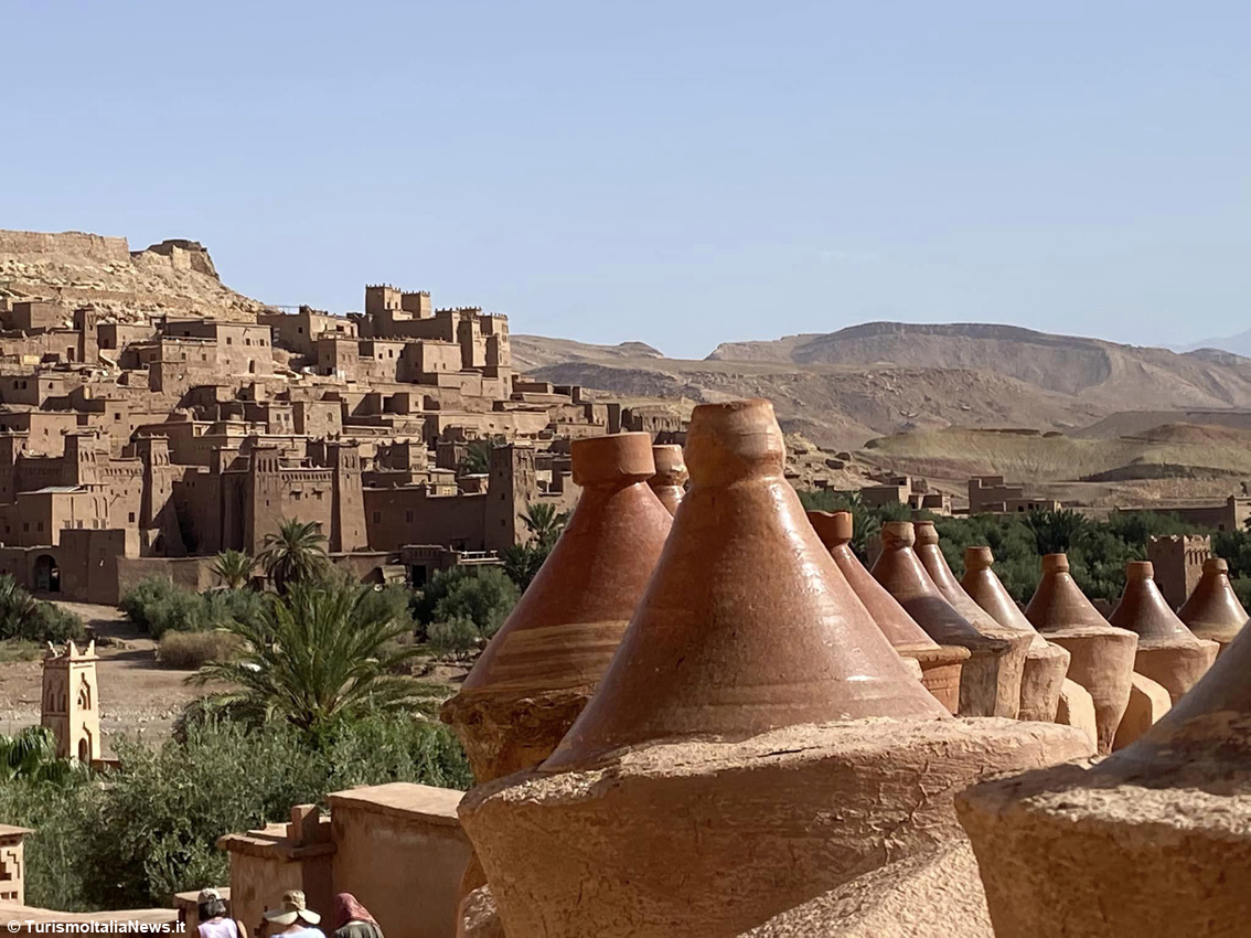 Aït-Ben-Haddou, il Marocco di terra e luce: viaggio nello ksar che racconta secoli di storia tra carovane e cinema
