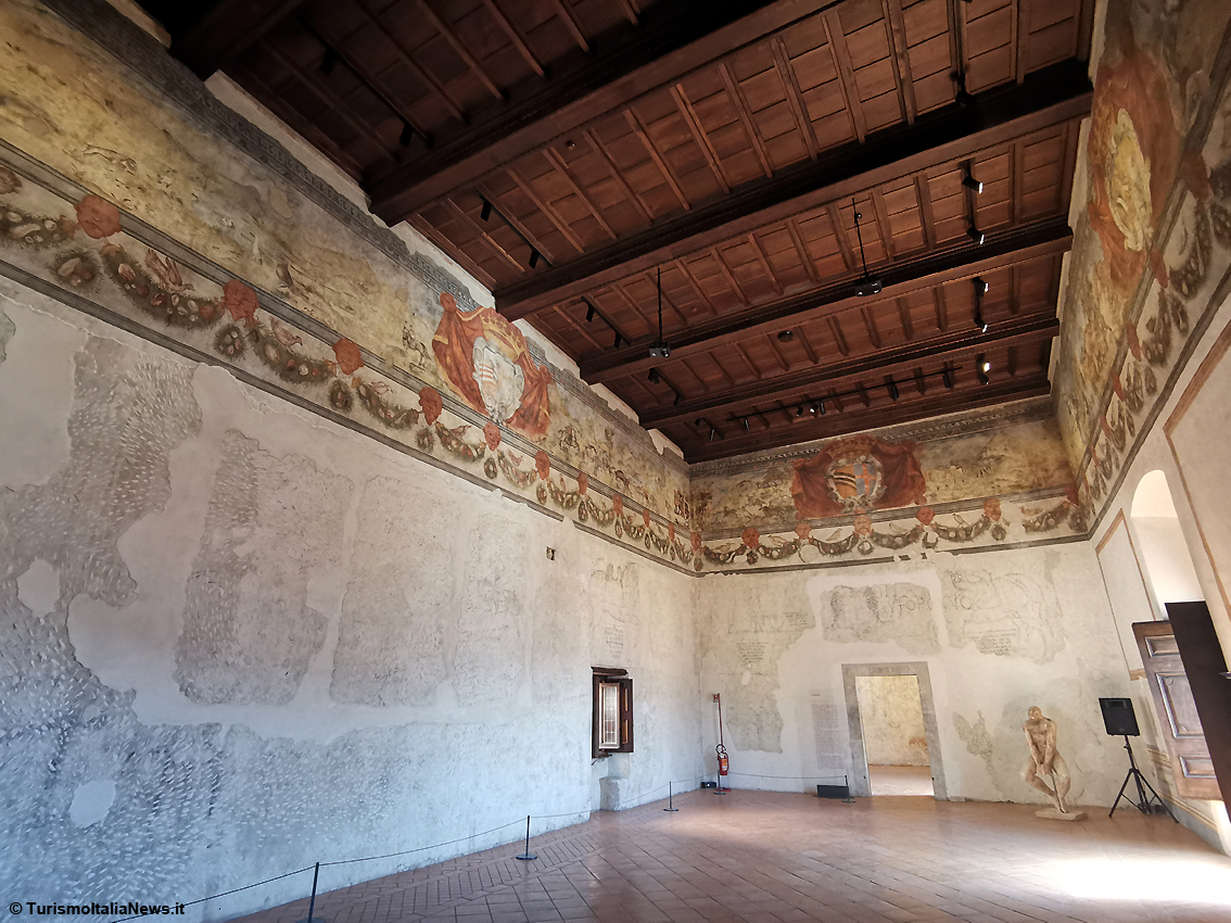 Nel Castello di Venafro i cavalli tridimensionali a grandezza naturale del Conte Pandone: passione e bellezza di cinque secoli fa