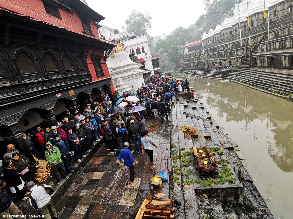 images/stories/nepal/Nepal_PashupatinahTemple_Devapattan_09.jpg