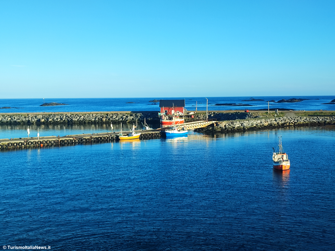 Una pila di pietre per una foto “zen”? Il prezzo è la natura stessa: nella Norvegia artica lo “stone stacking” minaccia paesaggi fragili