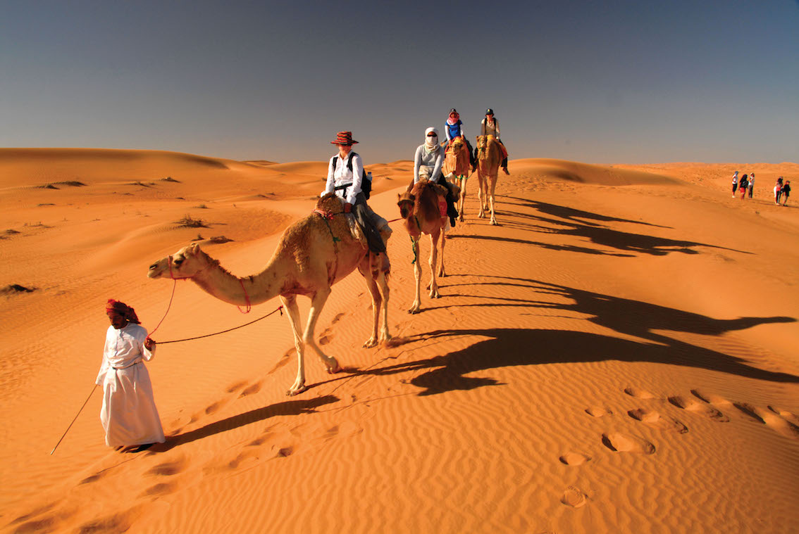 Camel Trekking (foto Turismo Oman)