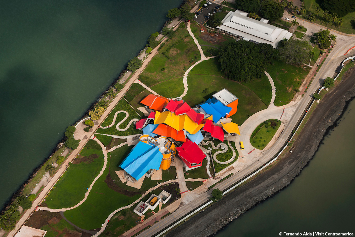 Il Biomuseo, una spettacolare opera di Frank Gehry a Panama