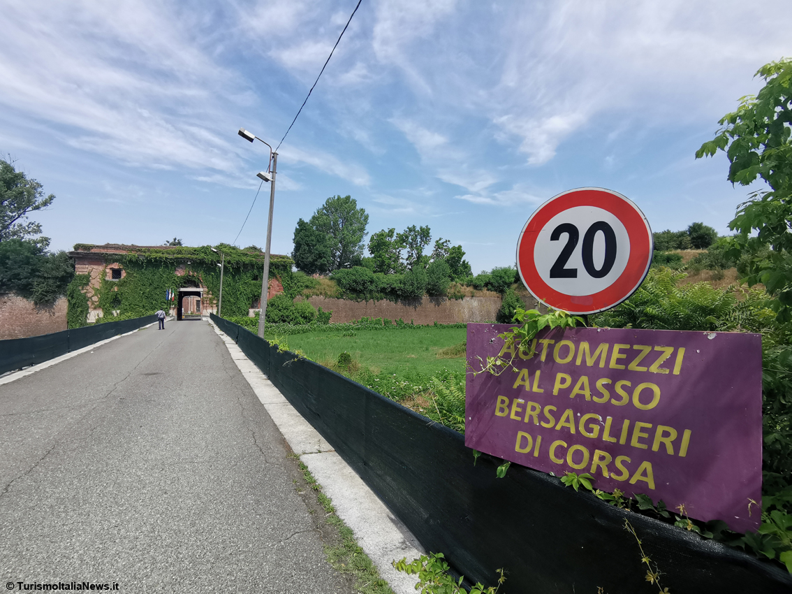 Varchi la Porta Reale e ti ritrovi in un libro di storia: ad Alessandria la Cittadella racconta di re e imperatori, di eroi e sognatori