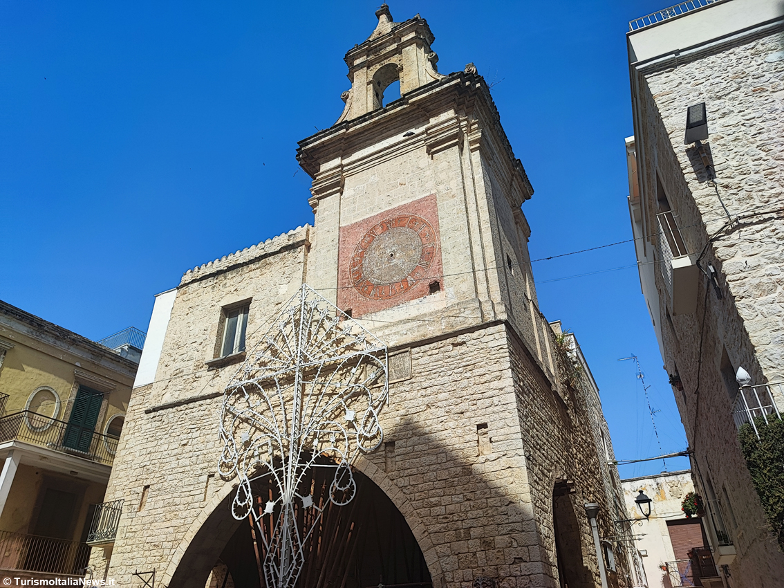 Si spilla in convento la birra della solidarietà: a Bitetto il microbirrificio artigianale per l’integrazione delle disabilità e il recupero di beni artistici