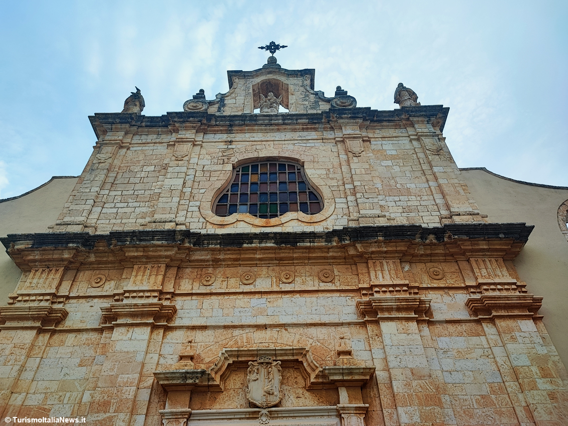 Si spilla in convento la birra della solidarietà: a Bitetto il microbirrificio artigianale per l’integrazione delle disabilità e il recupero di beni artistici