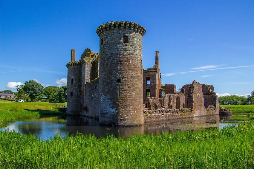 images/stories/scozia/CaerlaverockCastle01_PhVisitScotland.jpg