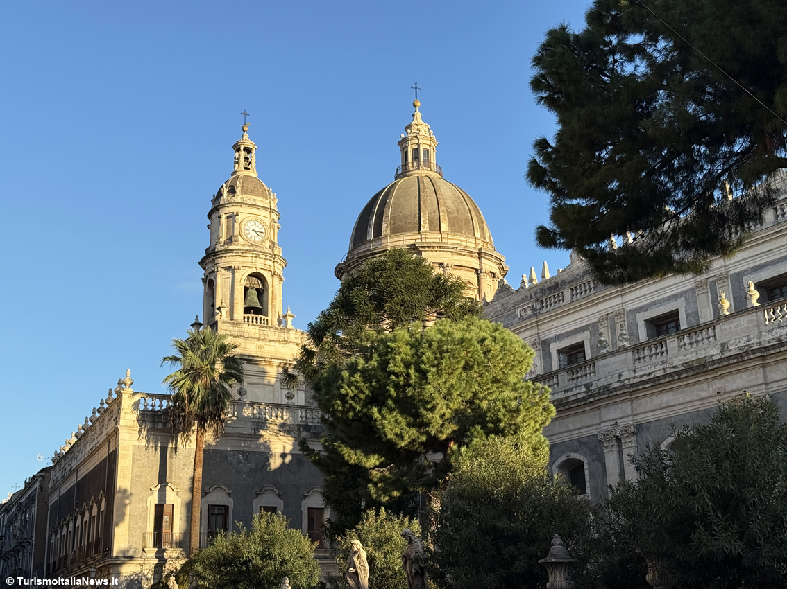 Catania in processione per Sant’Agata: novecento anni di fede che accendono il viaggio dell’anima