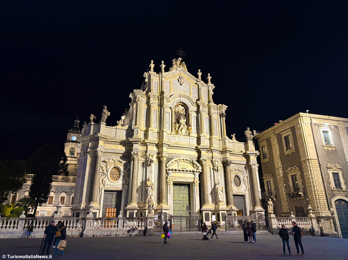 Catania in processione per Sant’Agata: novecento anni di fede che accendono il viaggio dell’anima