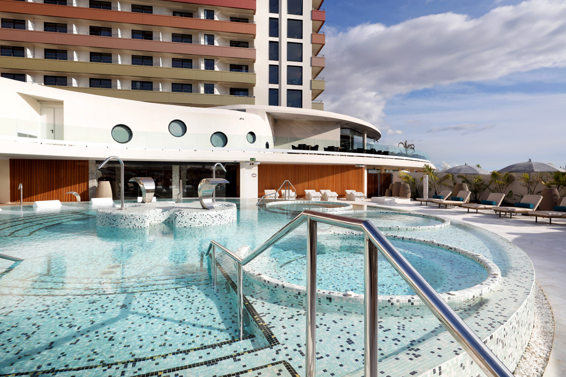 Il nuovo modo rock di rigenerarsi: yoga e spa a tempo di musica all'Hard Rock Hotel Tenerife