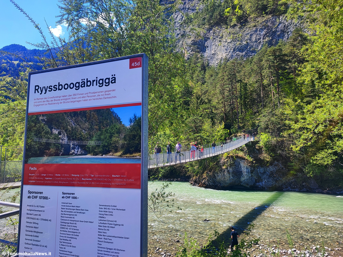Trenino Verde delle Alpi: l’estate tra cieli tersi, acque cristalline e una Svizzera tutta da scoprire