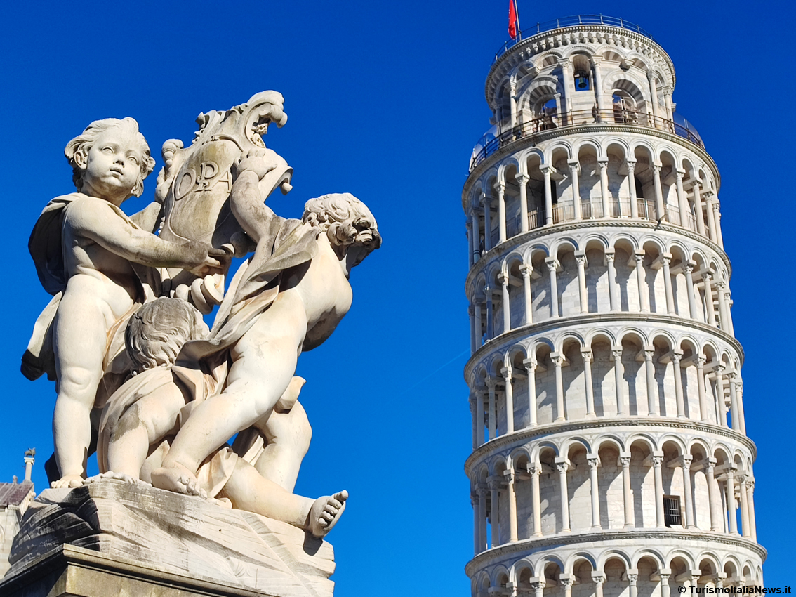 http://www.turismoitalianews.it/images/stories/toscana/PisaTorre01.jpg