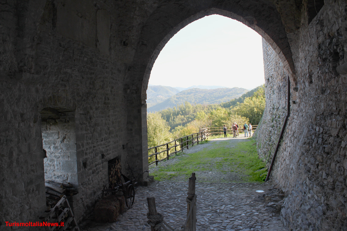 Lunigiana: Castello dell’Aquila, il mistero dell’antico cavaliere e l’entusiasmo della moderna castellana