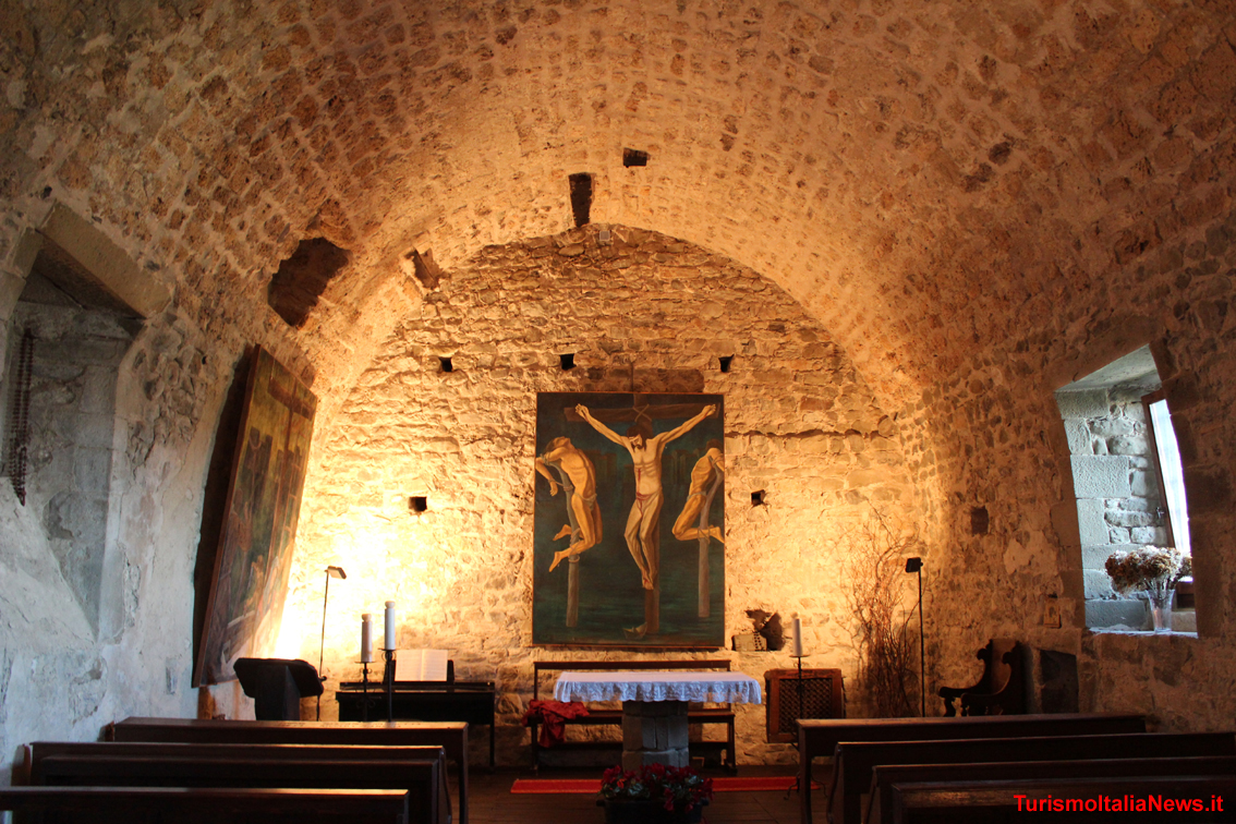 La chiesa del Croficisso nel Castello dell'Aquila è tornata alla sua originaria funzione