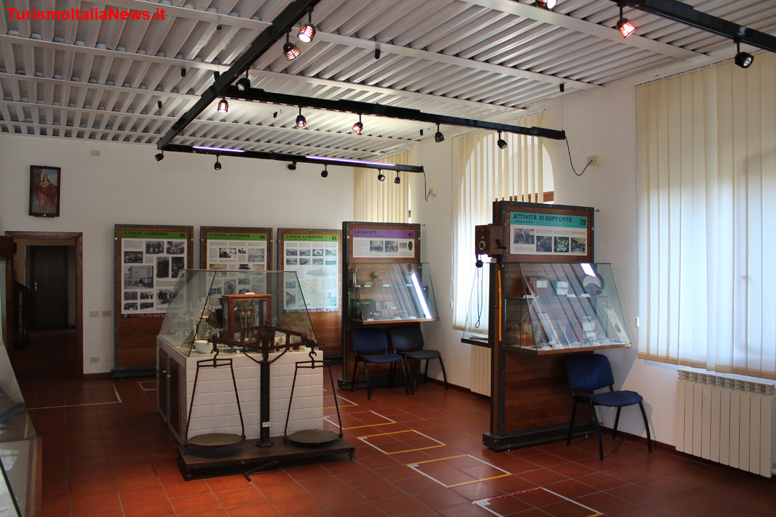 Il museo minerario localizzato nell’antico edificio della Torre dell’Orologio, che un tempo inglobava i vecchi forni Spirek