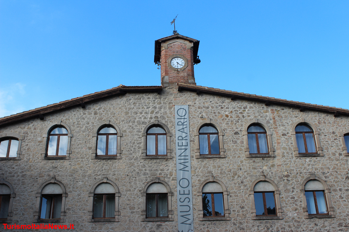 Ilil museo minerario è localizzato nell’antico edificio della Torre dell’Orologio, che un tempo inglobava i vecchi forni Spirek