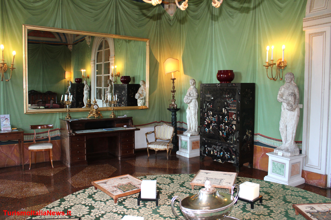 Uno scorcio interno di images/stories/toscana_ville/LuccaVillaGrabau1Dim1134x756.jpg