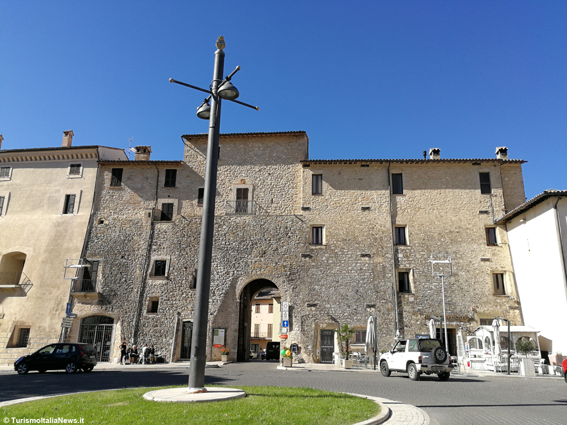 Catastrofi naturali e recupero dei centri storici: Massa Martana in Umbria, un caso esemplare di valorizzazione