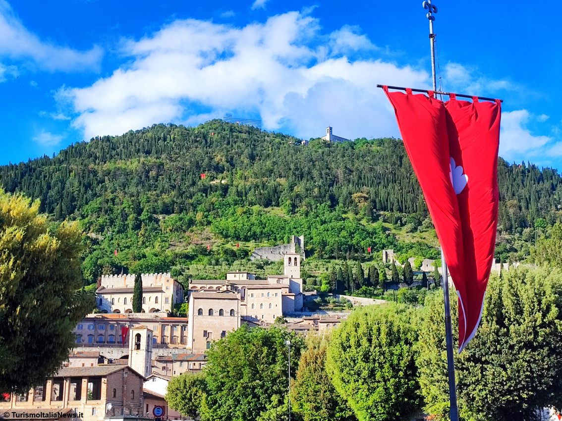 Gubbio, Corsa dei Ceri Mezzani: il rito di identità e passione accende con la stessa intensità l’anima eugubina