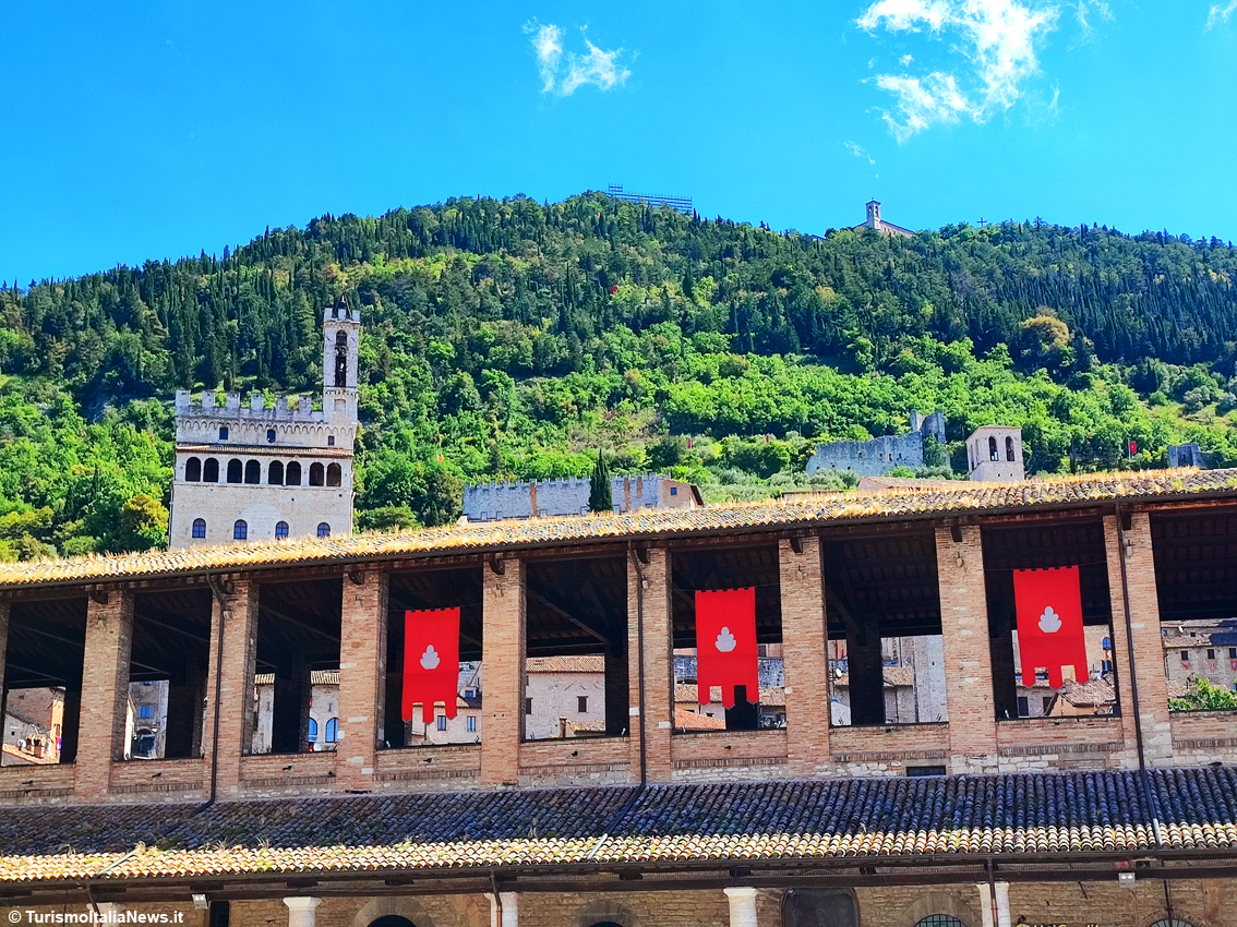 Gubbio, Corsa dei Ceri Mezzani: il rito di identità e passione accende con la stessa intensità l’anima eugubina
