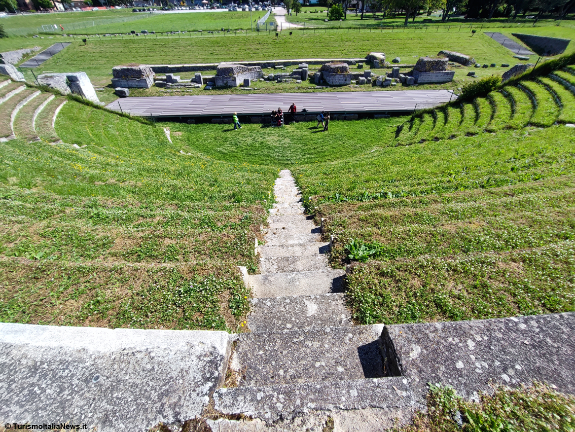 Gubbio: nel Teatro Romano c’è lo spettacolo del tempo fra storia, bellezza e cultura viva