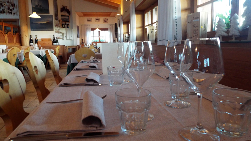 Al piacere della vista del cielo stellato e del paesaggio si aggiunge quella del palato con le Astrocene presso Col Druscié