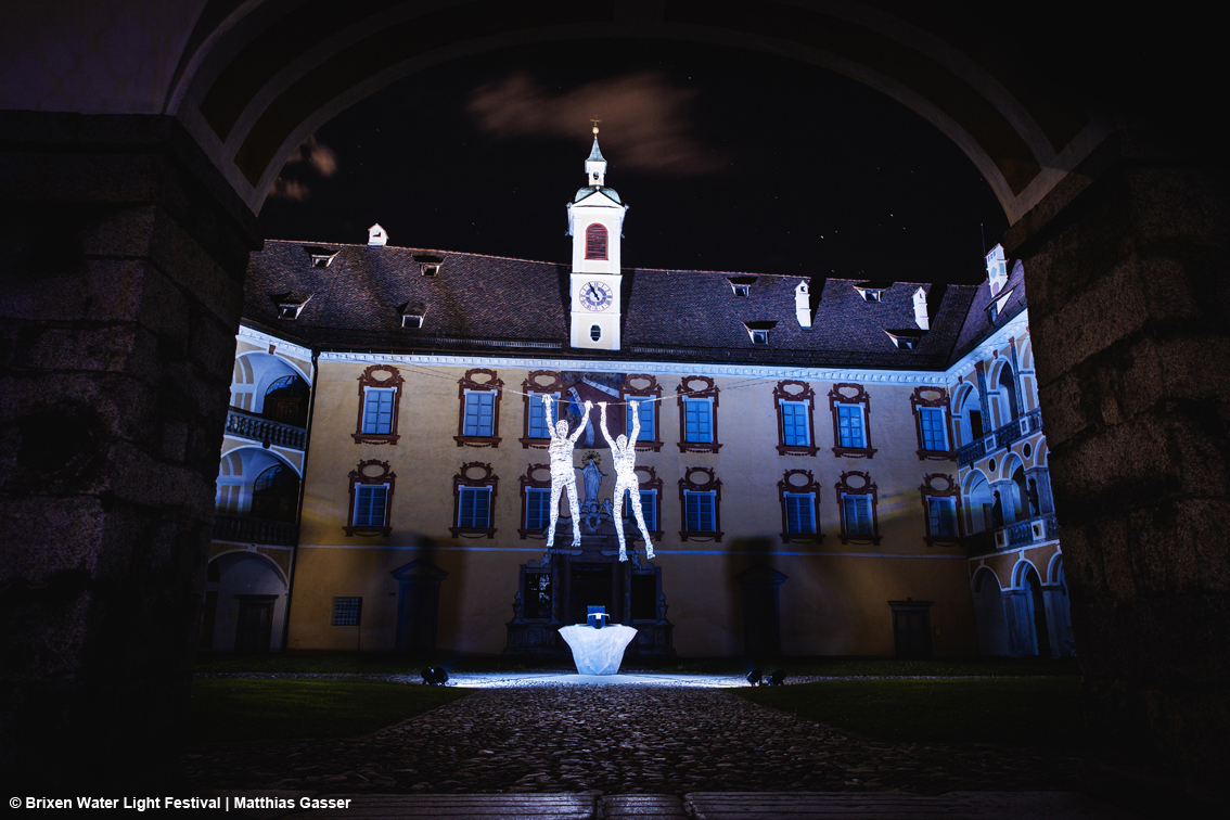 Brixen Water Light Festival: da artisti locali e internazionali installazioni speciali giocando con preziosi elementi: luce ed acqua