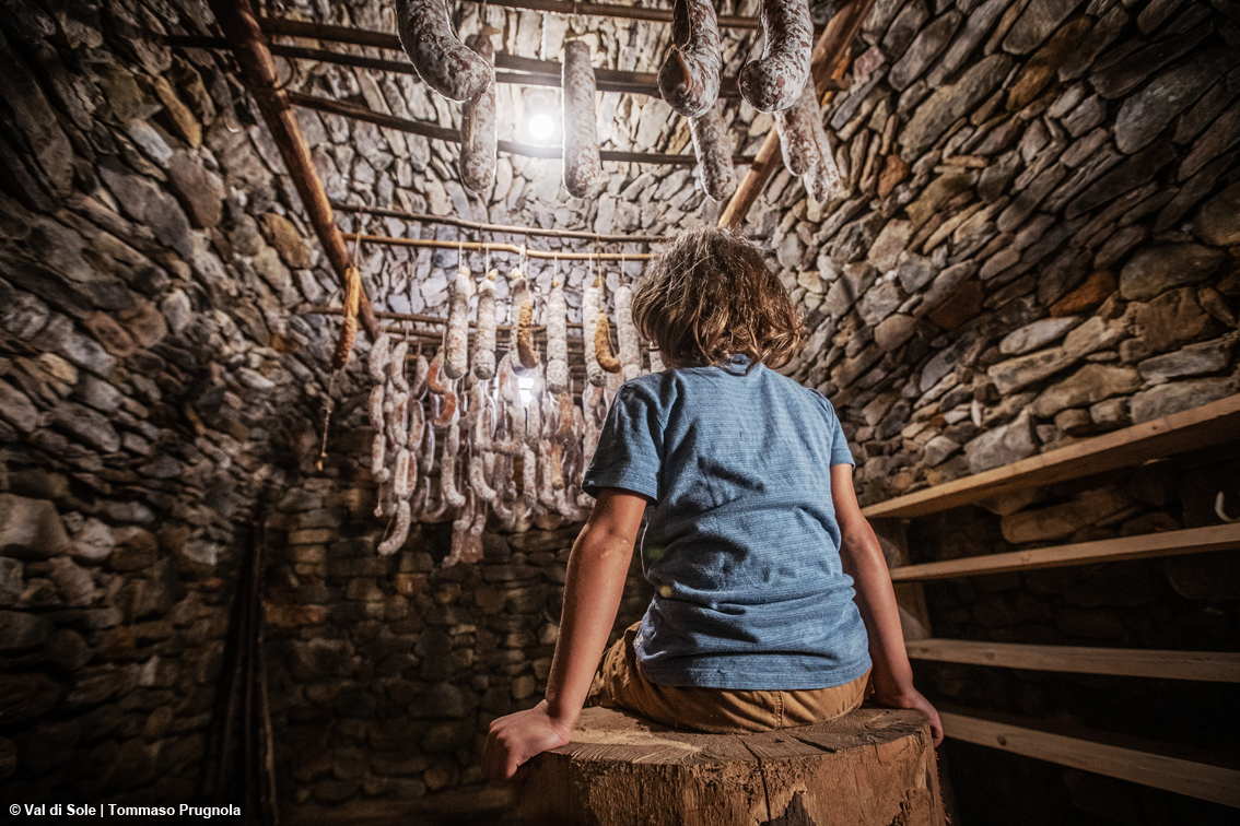 Trentino: che bello “Andar per monti” in Val di Sole, con “Mistery trekking” la meta è una sorpresa