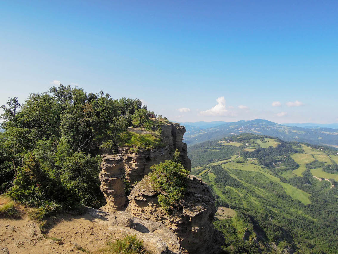 Torna “La Via delle Dee”, il primo trekking ispirazionale tra Bologna a Firenze dedicato alle donne che viaggiano da sole