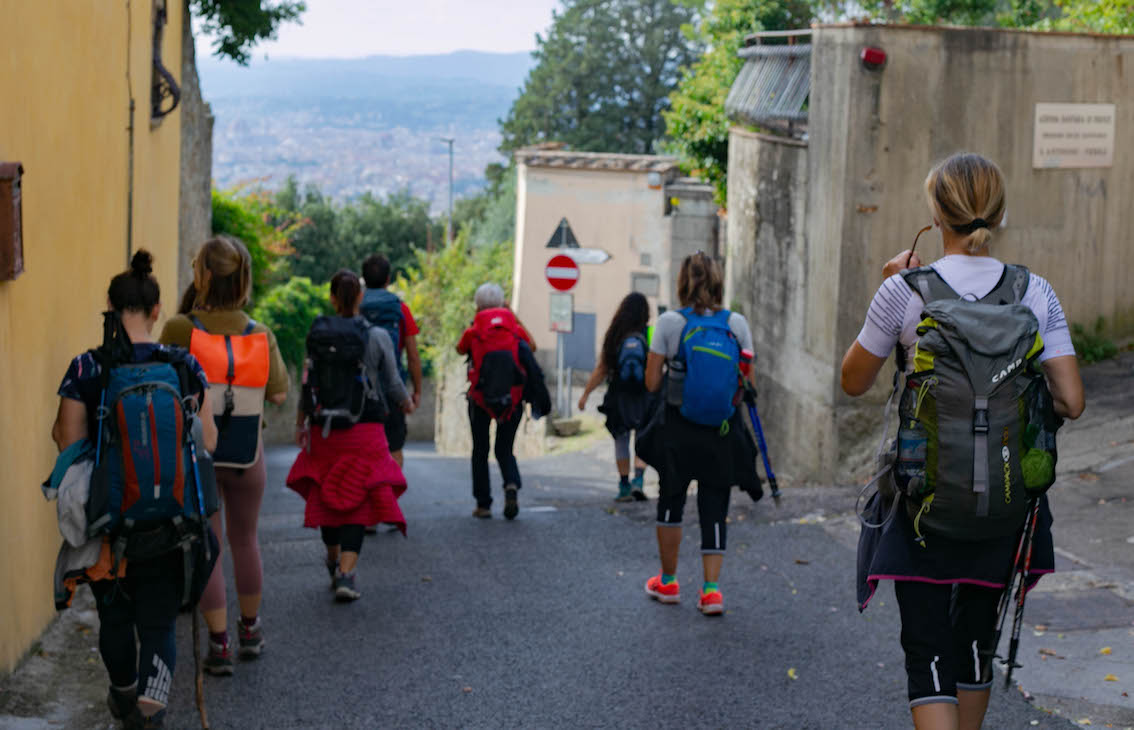 Torna “La Via delle Dee”, il primo trekking ispirazionale tra Bologna a Firenze dedicato alle donne che viaggiano da sole