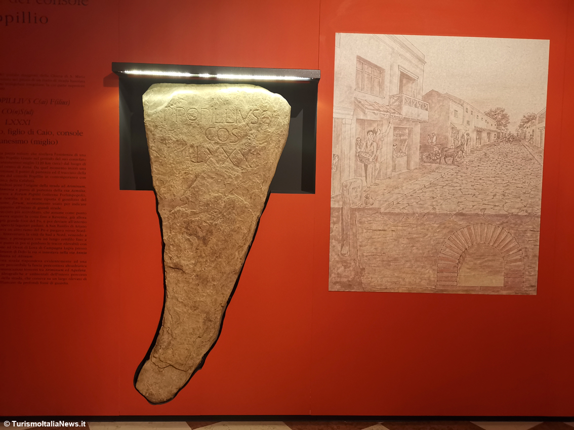 La pietra miliare romana riferita alla via Popilia fatta realizzare dal console Publio Popilio Lenate (Publius Poppilius Laenas) nel 132 a.C. conservata nel Museo archeologico nazionale di Adria