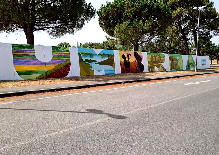 images/stories/varie_2021/AeroportoPerugia_Murales.jpg