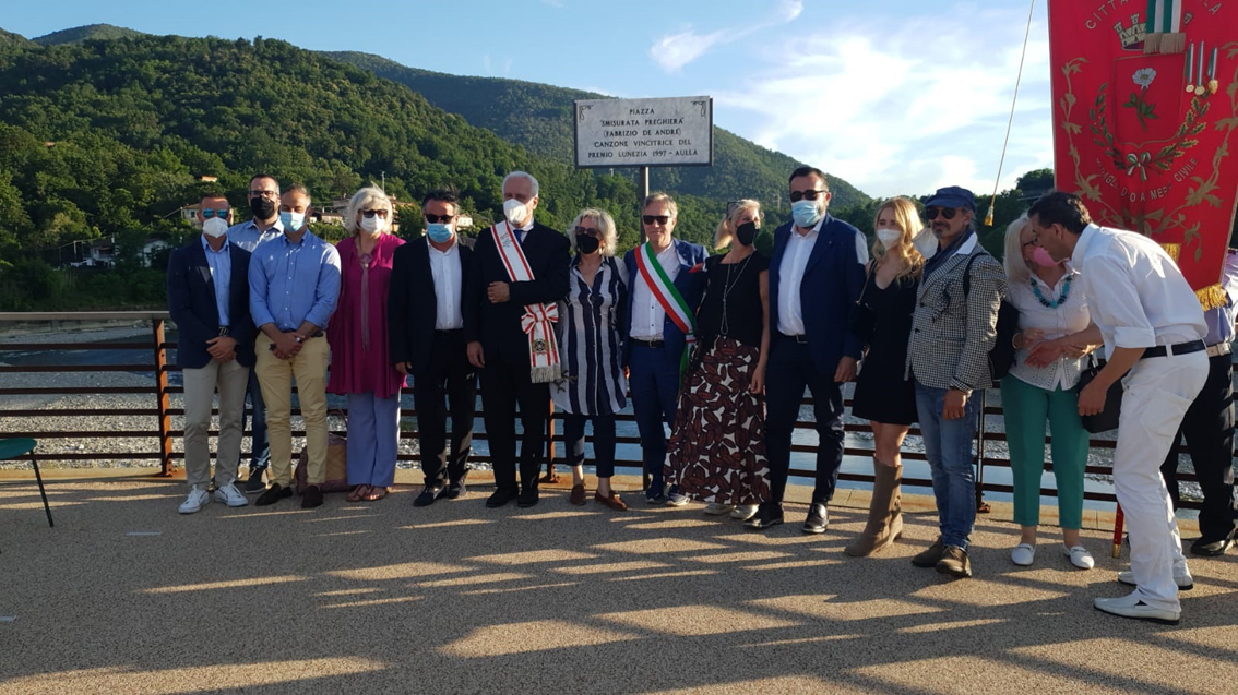 Aulla: “Smisurata preghiera”, inaugurata la prima piazza intitolata ad una canzone d’autore, la rinascita dell’area del Belvedere