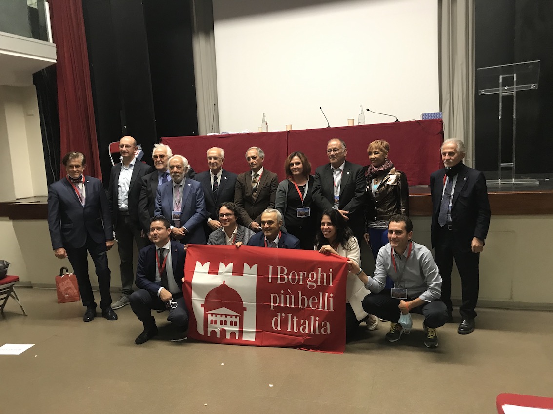 images/stories/varie_2022/BorghiPiuBelli_Direttivo.jpg