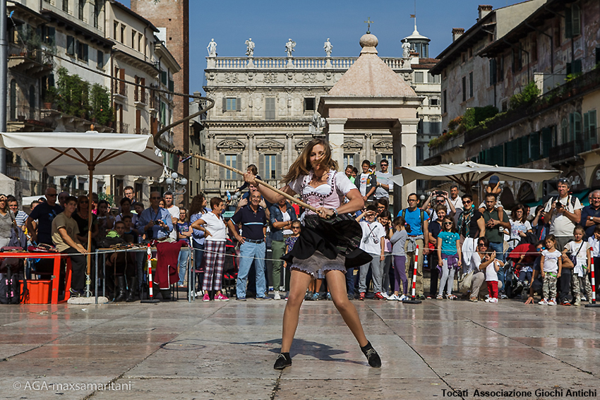 images/stories/varie_2022/Verona_TocatiAssociazioneGiochiAntichi01.jpg