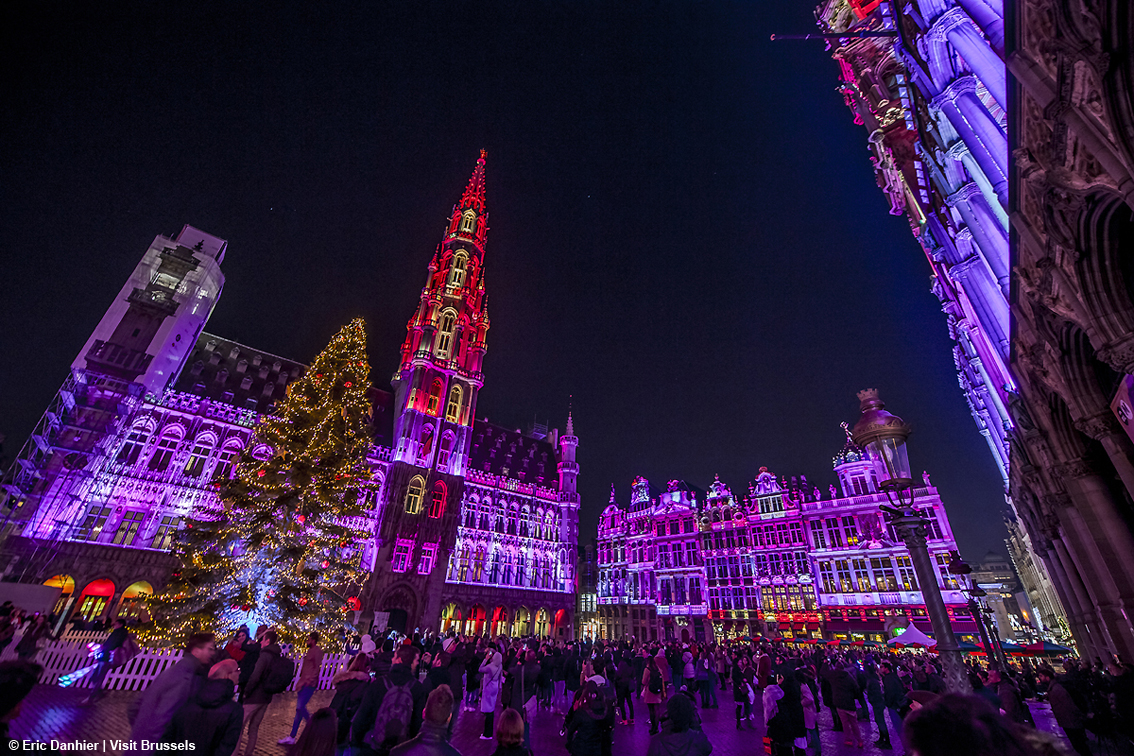 Magica Bruxelles: al via la stagione dei mercatini natalizi con 250 chalet, piste di pattinaggio su ghiaccio, giostre e spettacoli