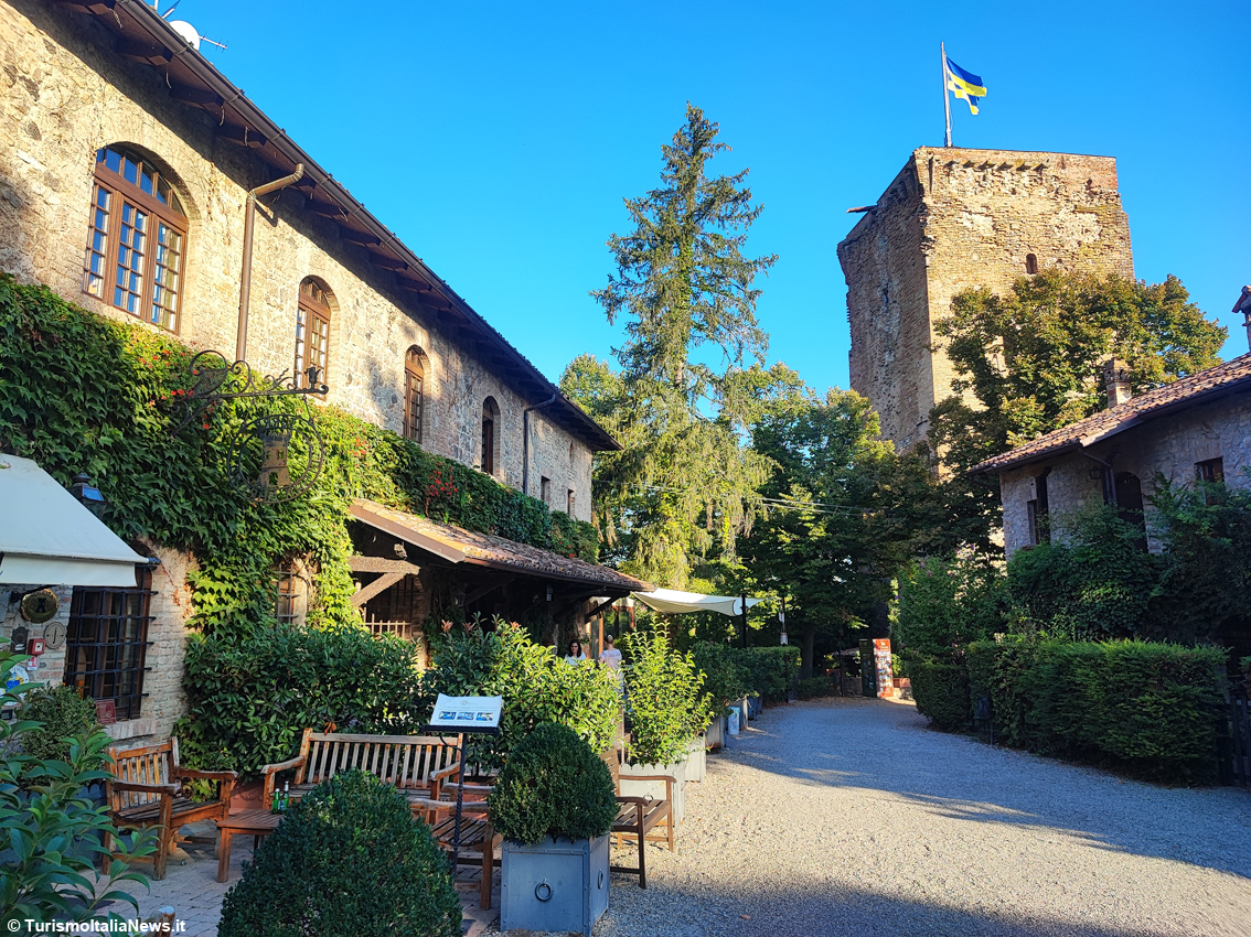 Castello di Rivalta: tra miti, leggende e storia c’è da scoprire un maniero incredibile con il caratteristico borgo e un magnifico parco
