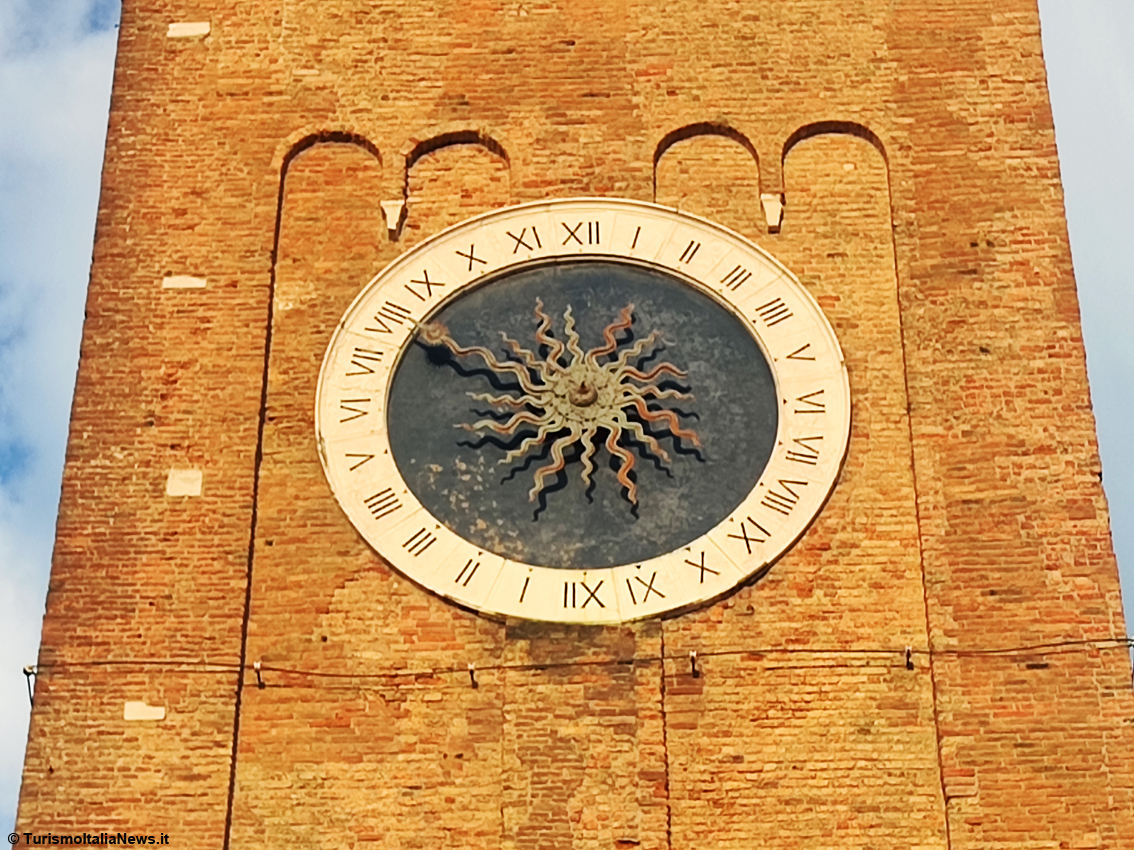 E’ questo l’orologio da torre più antico del mondo: il gioiello della meccanica è a Chioggia almeno dal 1386 (come a Salisbury, in Uk)