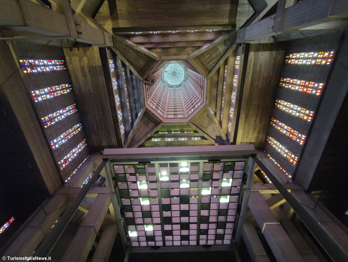 Francia, il “faro” di Le Havre: il capolavoro di Auguste Perret è la gigantesca di Saint Joseph, simbolo del ventesimo secolo