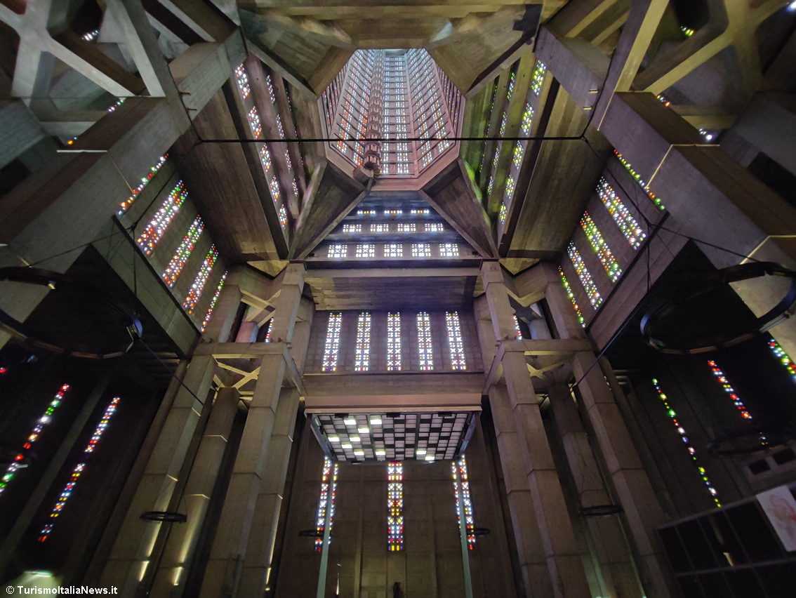 Francia, il “faro” di Le Havre: il capolavoro di Auguste Perret è la gigantesca di Saint Joseph, simbolo del ventesimo secolo