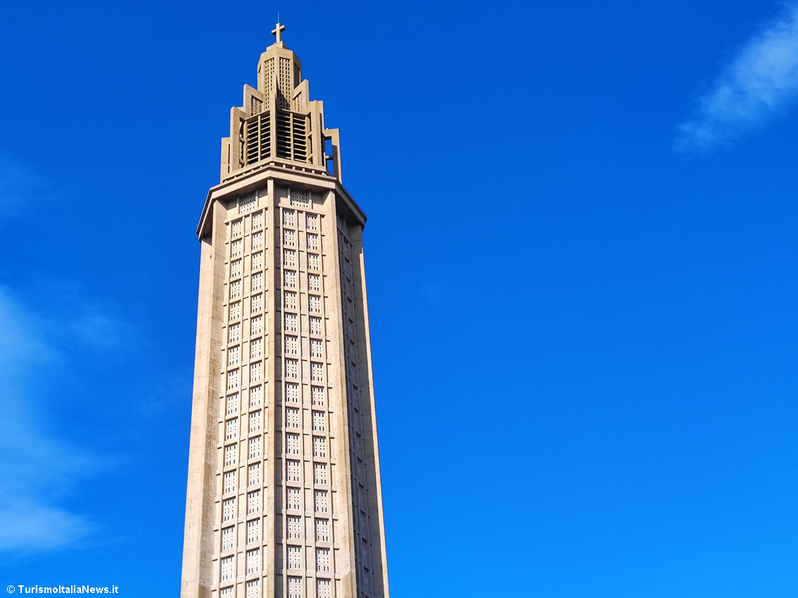 Francia, il “faro” di Le Havre: il capolavoro di Auguste Perret è la gigantesca di Saint Joseph, simbolo del ventesimo secolo