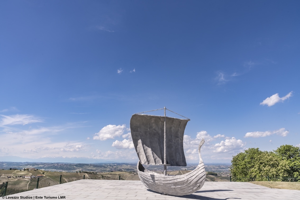 Alba accende le colline: la nuova capitale dell’arte contemporanea che trasforma il paesaggio in emozione